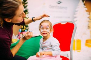 Как прошел новогодний Мамаслет Наряжает Елку