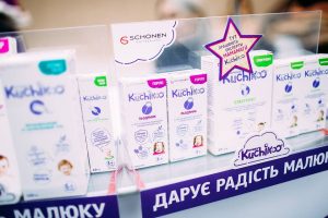 Как прошел новогодний Мамаслет Наряжает Елку