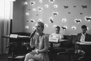 "Женщина не должна лишать себя возможности прожить роды вместе с суррогатной матерью". Интервью с Олесей Соломиной