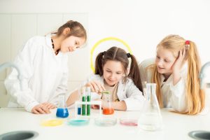 Каникулы и выходные с пользой: киевские школы с разными активностями для детей