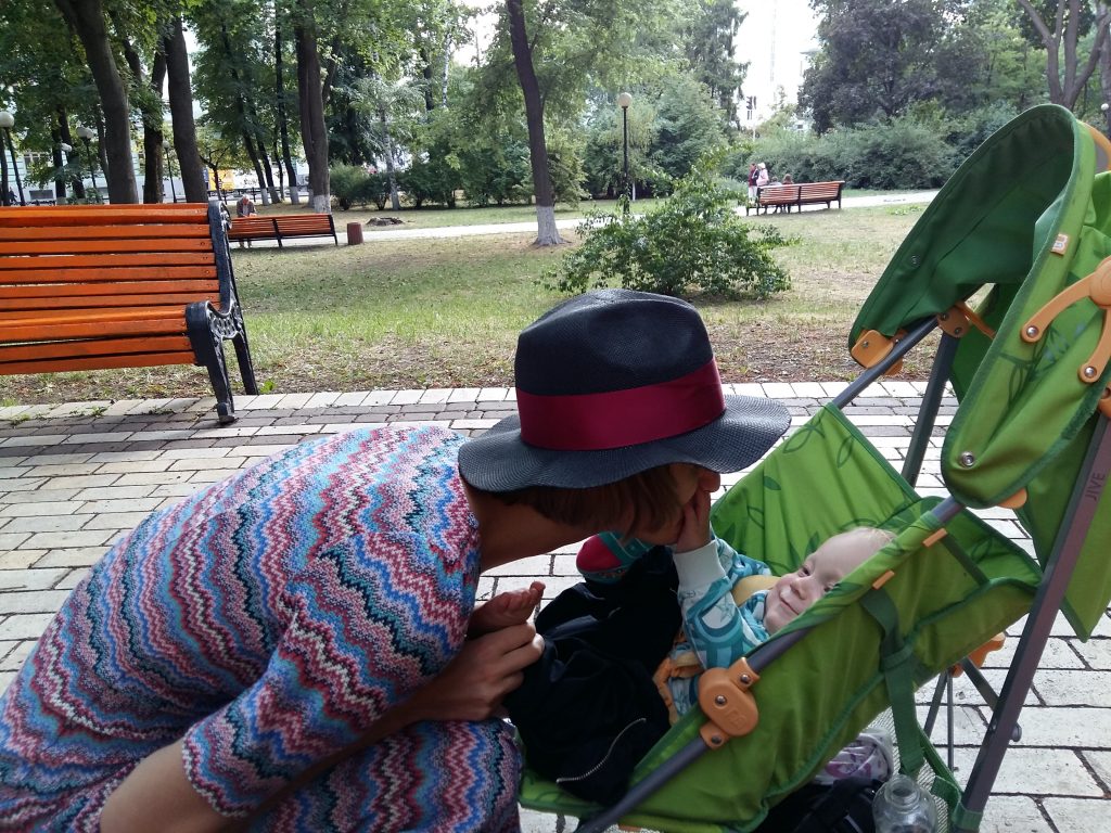 Киев, Львов, Минск: История Лены