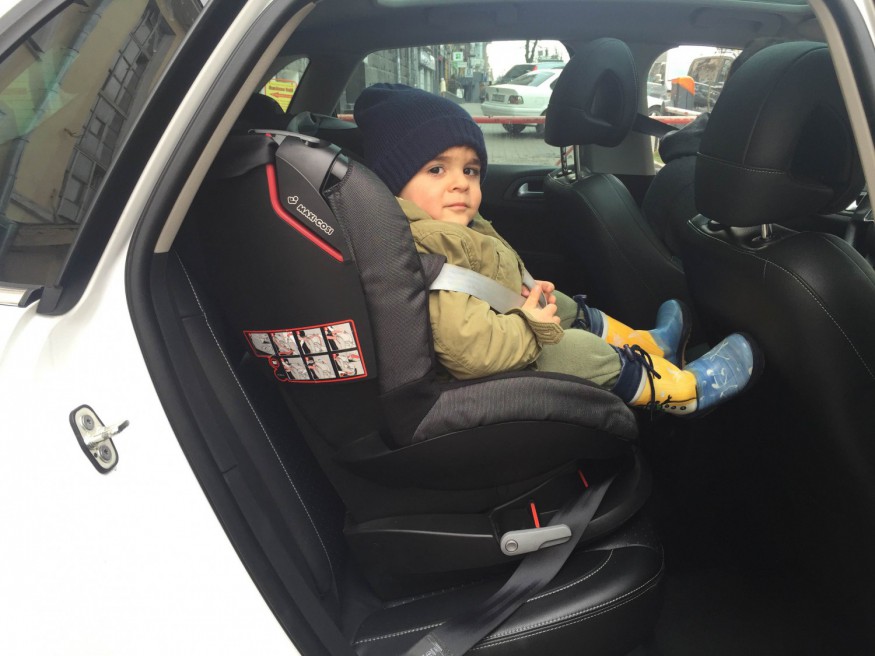 Тест-драйв от #Мамаслет: катаемся на "французах" Citroen C4 и Peugeot 208